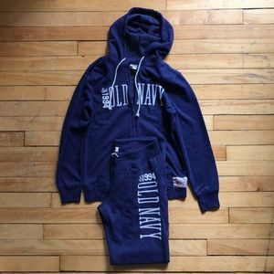 Old Navy sweatshirt and sweatpants set